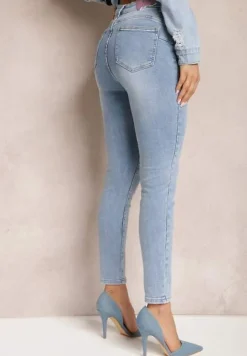 Jasnoniebieskie Jeansy o Dopasowanym Fasonie z Ozdobną Szlufką z Przodu Valmarie