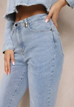 Jasnoniebieskie Jeansy o Dopasowanym Fasonie z Ozdobną Szlufką z Przodu Valmarie