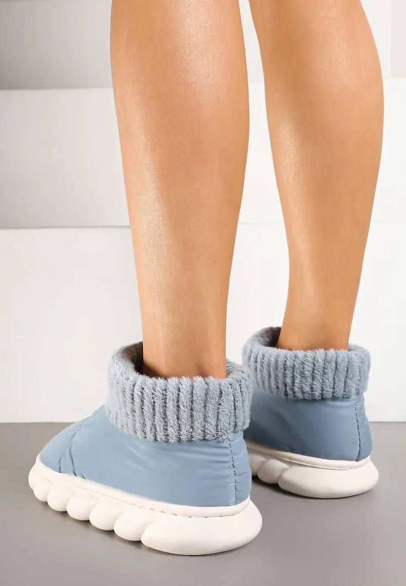 Jasnoniebieskie Kapcie Vices na Piankowej Podeszwie z Pikowaną Cholewką Velavina