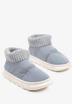 Jasnoniebieskie Kapcie Vices na Piankowej Podeszwie z Pikowaną Cholewką Velavina