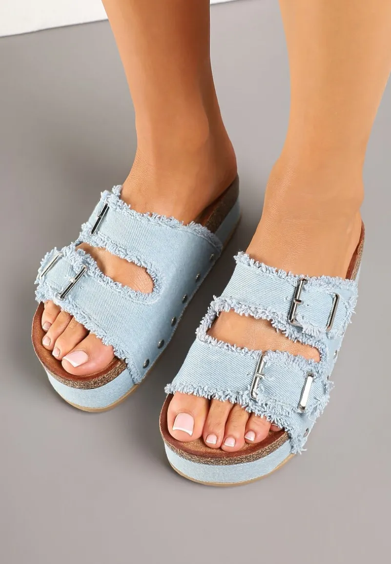 Jasnoniebieskie Klapki na Platformie z Korka z Postrzępionymi Paskami Klamrami i Nitami Zelirene