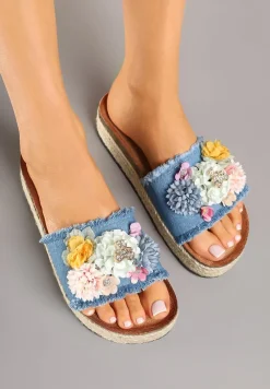 Jasnoniebieskie Klapki Ozdobione Kwiatami 3D Kinarella