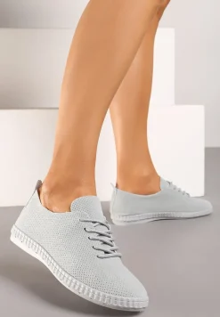 Jasnoniebieskie Krótkie Tenisówki z Perforacją i Klasycznym Sznurowaniem Viraga