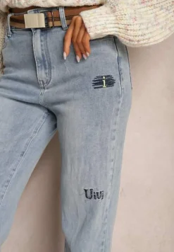 Jasnoniebieskie Szerokie Jeansy z Regularną Talią i Ozdobnymi Haftami w Gwiazdki Arialah