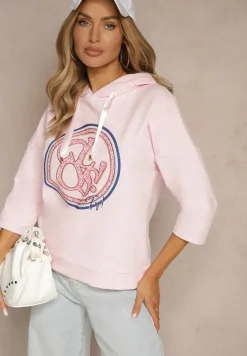 Jasnoróżowa Bluza z Kapturem Ozdobnym Nadrukiem i Rękawami 3/4 Saniressa