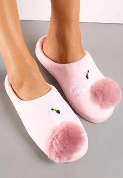 Jasnoróżowe Kapcie na Płaskiej Podeszwie z Pomponem i Haftem Xamela