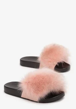 Jasnoróżowe Klapki z Futrem Turtlefeather