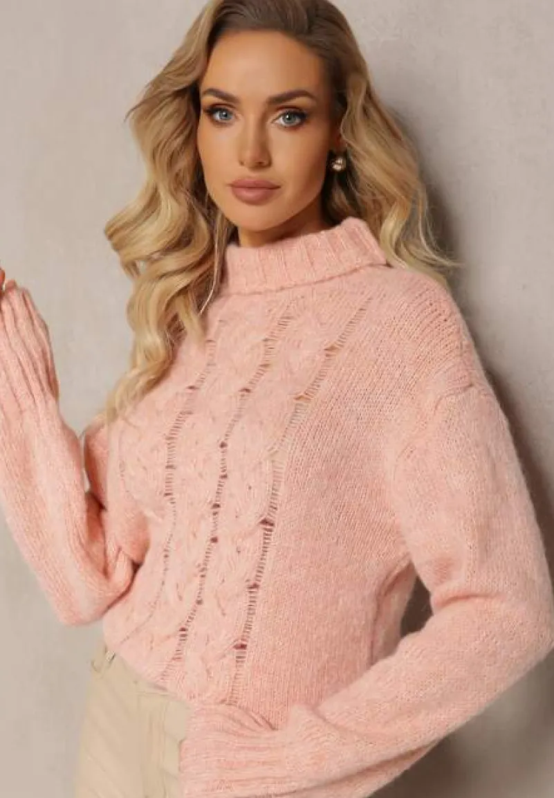 Jasnoróżowy Golf Wełniany z Warkoczykowym Splotem Emunsja