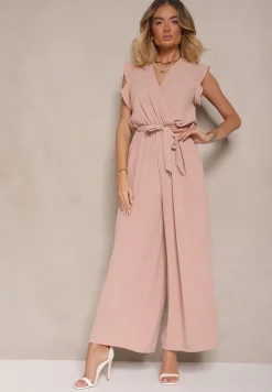 Jasnoróżowy Koktajlowy Kombinezon Wiązany Paskiem Wykończony Falbankami przy Ramionach Vimaseni