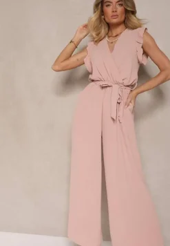 Jasnoróżowy Koktajlowy Kombinezon Wiązany Paskiem Wykończony Falbankami przy Ramionach Vimaseni
