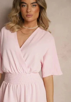 Jasnoróżowy Taliowany Kombinezon z Zakładkowym Dekoltem i Gumką w Pasie Vimalynna