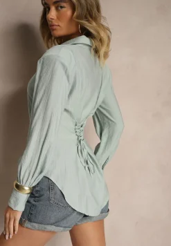 Jasnozielona Koszula z Usztywnioną Linią Ramion i Wiązaniem Meroniela