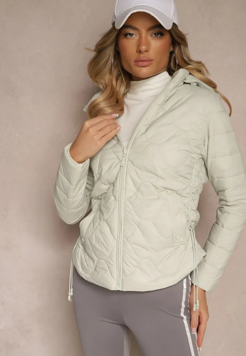 Jasnozielona Kurtka z Zaznaczoną Talią i Kapturem w Ozdobne Pikowanie Afla