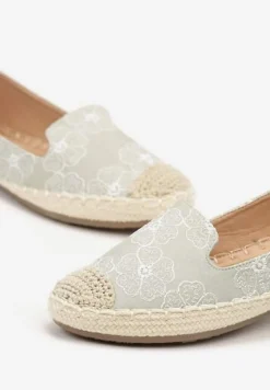 Jasnozielone Espadryle Ozdobione Plecionką i Motywem Kwiatów Ralanne