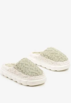 Jasnozielone Kapcie na Platformie z Ozdobnymi Tłoczeniami Vamiga