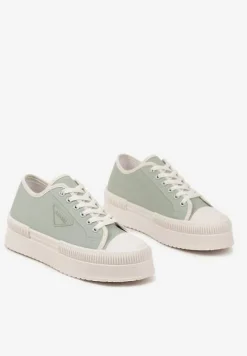 Jasnozielone Trampki na Podwójnej Podeszwie z Ozdobnym Znaczkiem na Cholewce Alivrelia