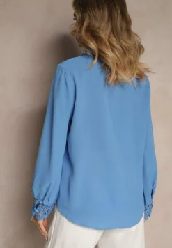 Niebieska Koszula z Ażurową Stójką i Bufiastym Rękawem Nito