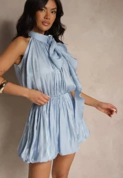 Niebieska Sukienka Bez Rękawów o Bufiastym Fasonie z Kwiatowym Zdobieniem Salurenia