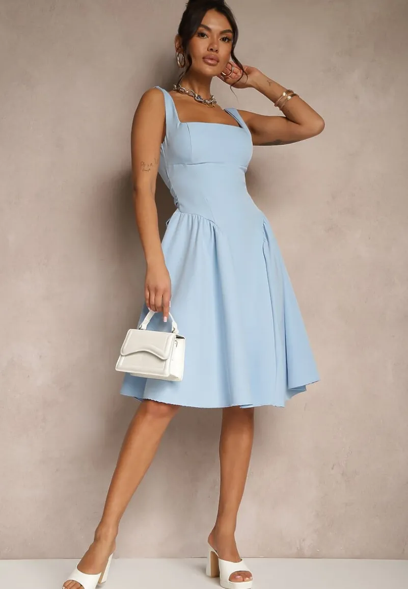 Niebieska Sukienka o Rozkloszowanym Fasonie z Kokardą na Tyle Soneritia