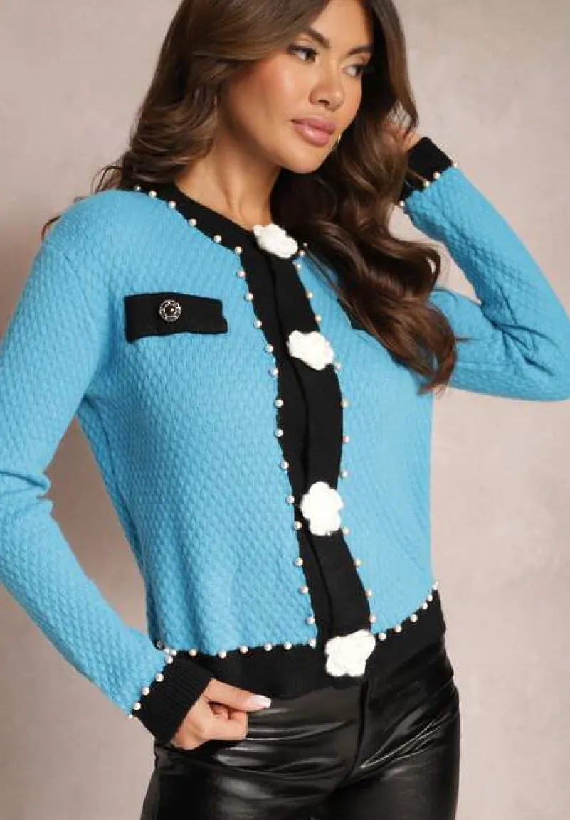 Niebieski Kardigan z Wiskozy o Klasycznym Fasonie z Perłami i Kwiatami Kallu