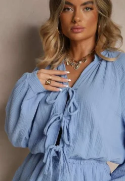 Niebieski Kombinezon z Bawełny Ozdobiony Wiązaniem i Falbankami Nalelia