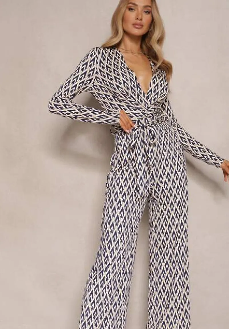 Niebieski Kombinezon z Kopertowym Dekoltem Paskiem i Geometrycznym Printem Sarilen