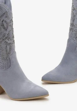 Niebieskie Botki na Słupku z Ekozamszu z Ażurowym Zdobieniem i Cyrkoniami Novalia