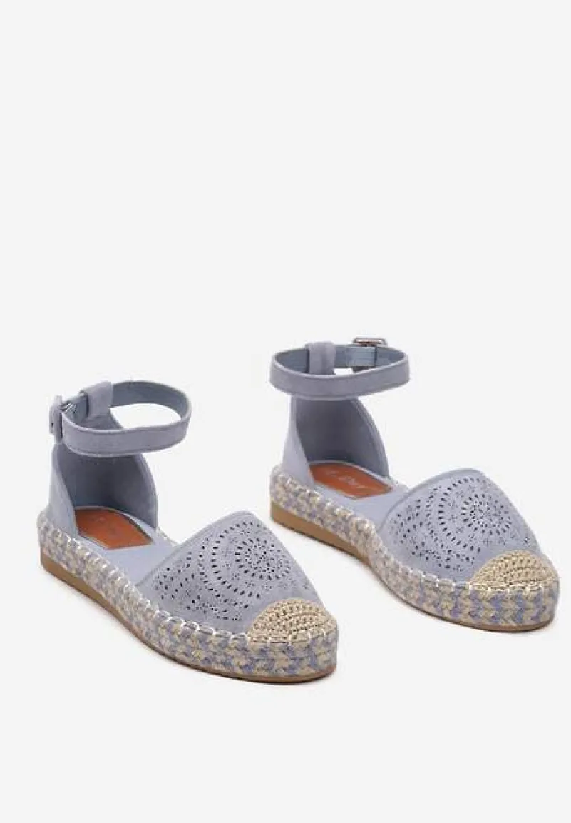 Niebieskie Espadryle na Płaskiej Podeszwie z Ażurowym Zdobieniem Zapinane Wokół Kostki Vizimaia