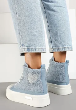 Niebieskie Futerkowe Trampki na Platformie z Ozdobną Naszywką w Kształcie Serca Aelinna