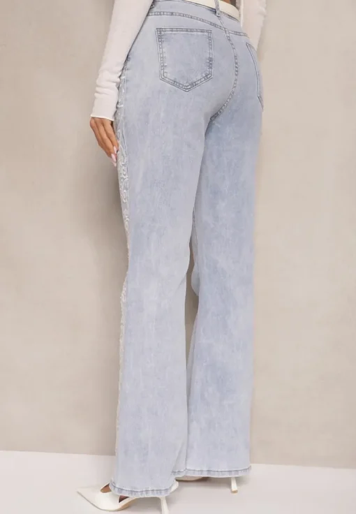 Niebieskie Jeansy High Waist o Fasonie Dzwonów z Bawełną i Dekoracyjnymi Haftami Senaviel