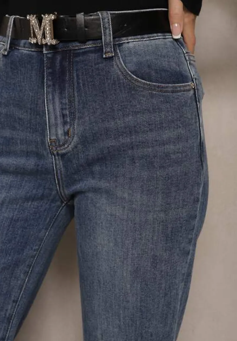 Niebieskie Jeansy o Kroju Dzwonów z Paskiem z Klamrą Zdobioną Cyrkoniami Cyreti