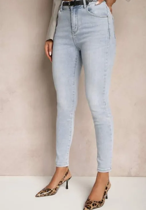 Niebieskie Jeansy o Kroju Slim High Waist Zdobione Haftem w Kształcie Serca Araniah