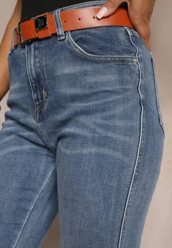 Niebieskie Jeansy z Bawełną Ozdobione Paskiem Przetarciami i Wywiniętymi Nogawkami Rilonne