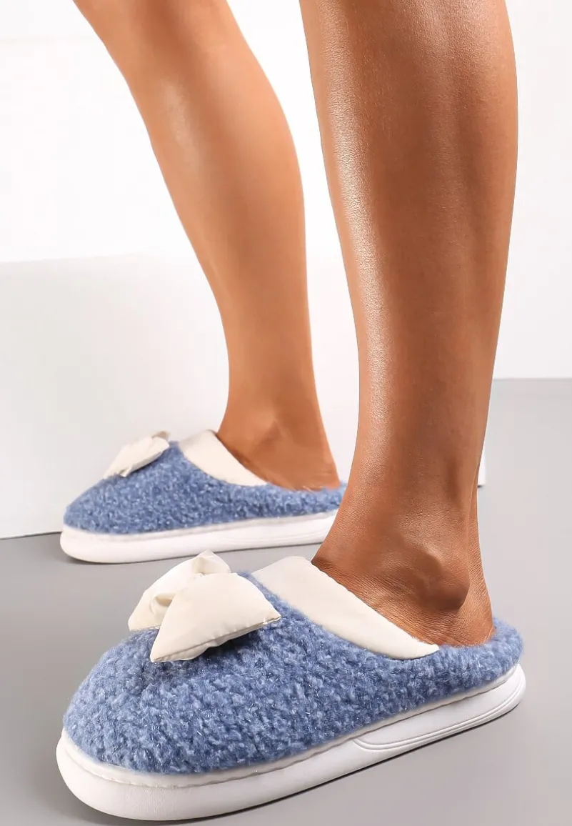 Niebieskie Kapcie z Futrzanego Kożuszka z Kokardką Hilusa
