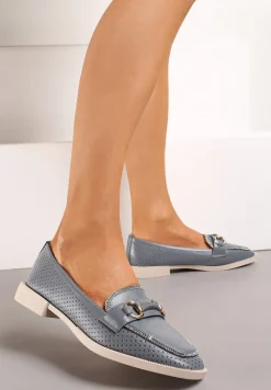 Niebieskie Półbuty w Stylu Loafersów z Perforacją Drobnymi Cyrkoniami i Klamrą Keryth