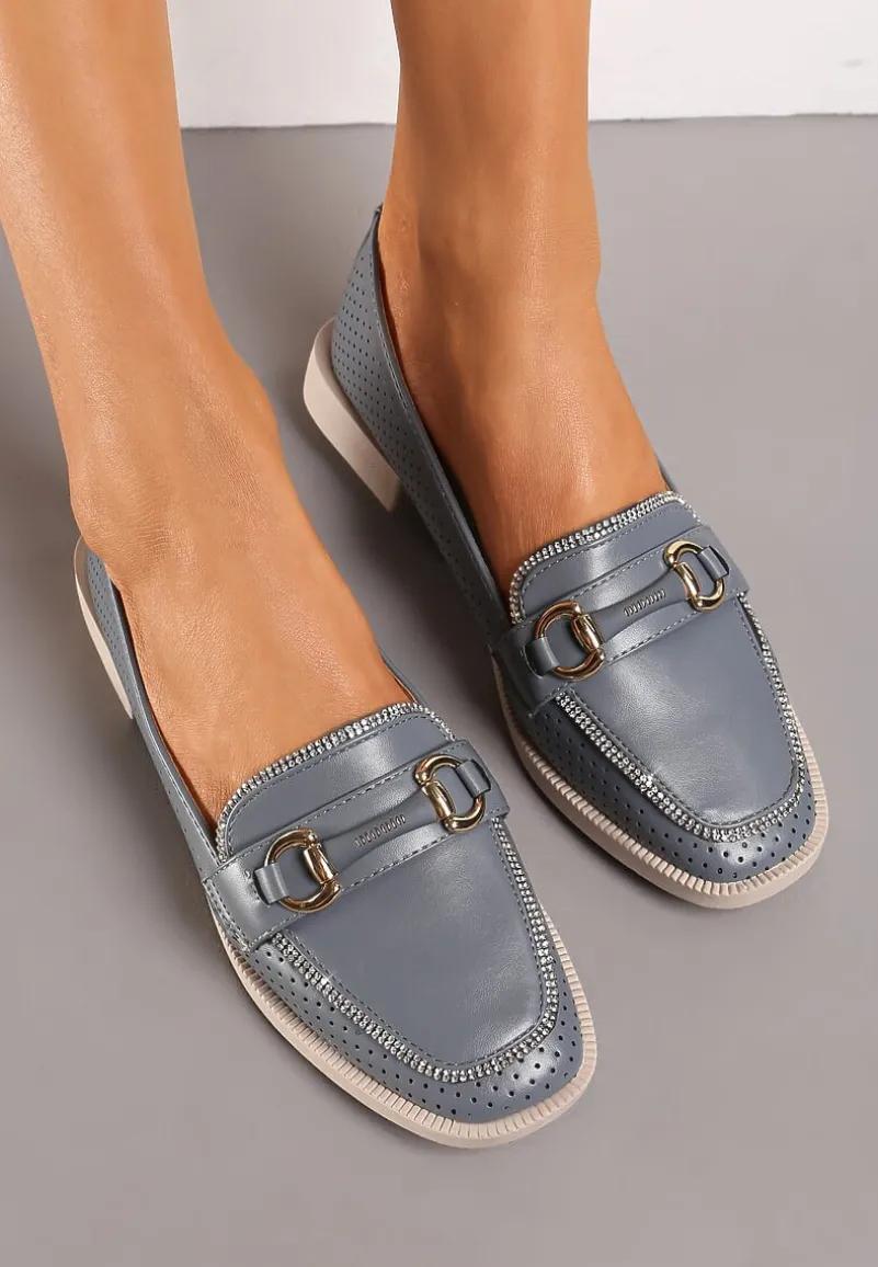 Niebieskie Półbuty w Stylu Loafersów z Perforacją Drobnymi Cyrkoniami i Klamrą Keryth
