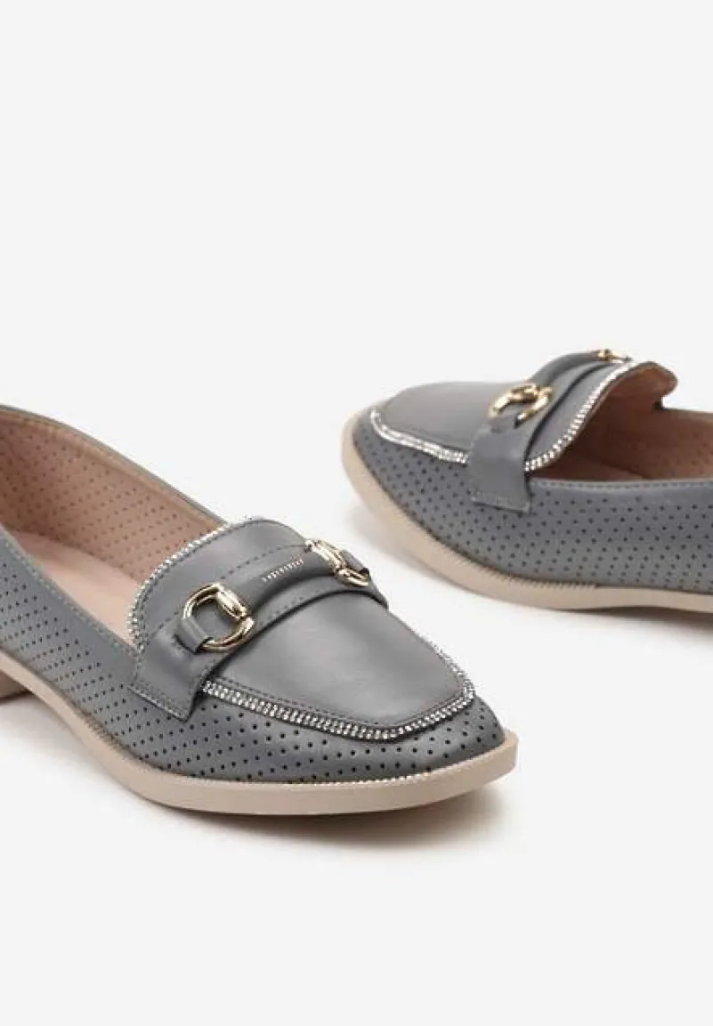 Niebieskie Półbuty w Stylu Loafersów z Perforacją Drobnymi Cyrkoniami i Klamrą Keryth