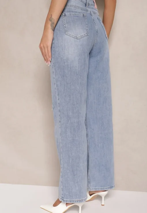 Niebieskie Szerokie Jeansy High Waist z Ozdobnymi Naszywkami Hleffia