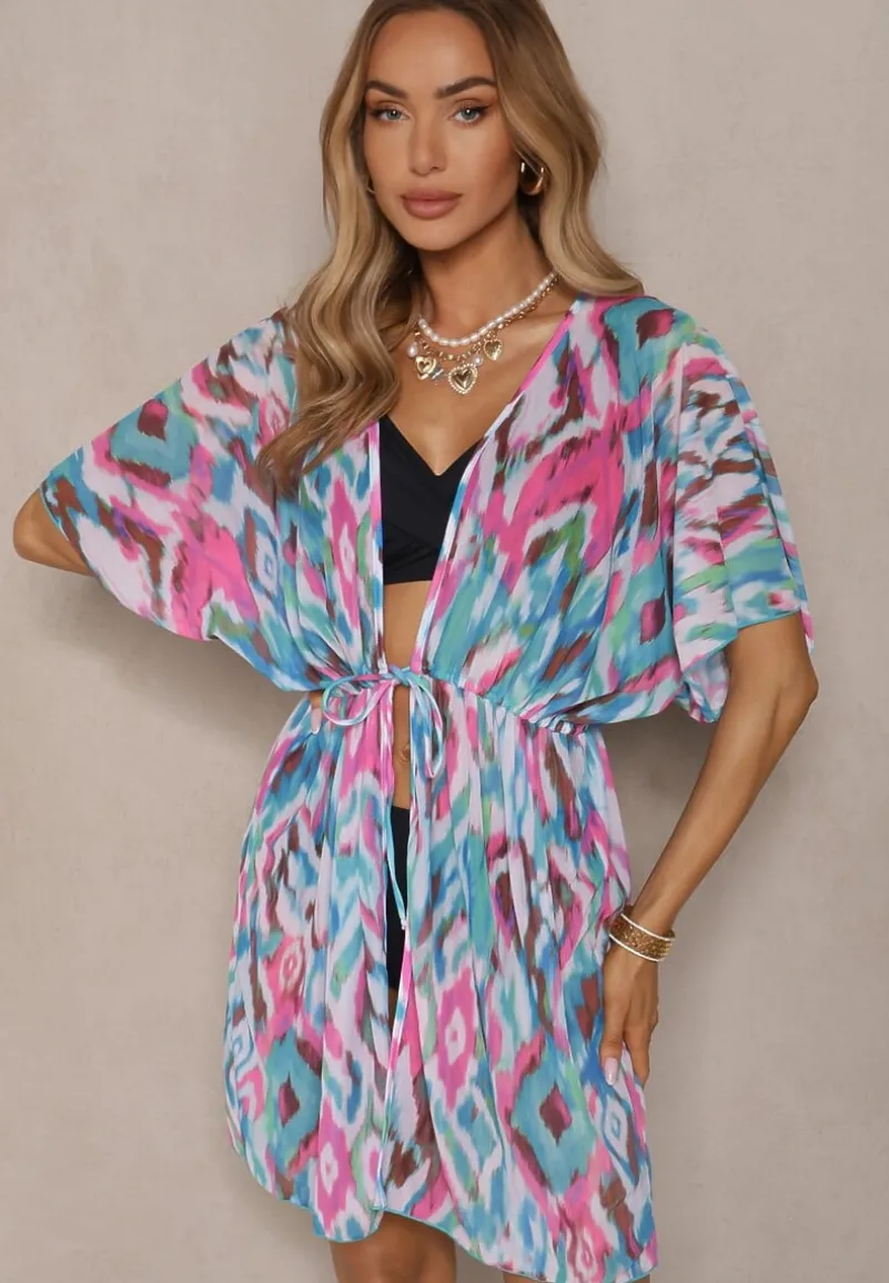 Niebiesko-Różowa Siateczkowa Narzutka z Abstrakcyjnym Motywem Ozdobiona Wiązaniem Revoreia