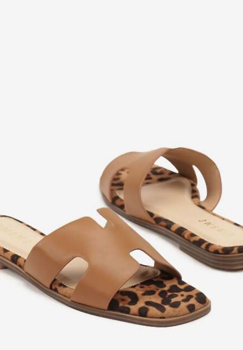 Panterkowe Brązowe Klapki z Imitacji Skóry na Płaskiej Podeszwie Hitesa