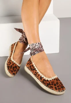 Panterkowe Espadryle ze Wzorzystym Wiązaniem Przy Kostce Zdobione Plecionką Lortevia