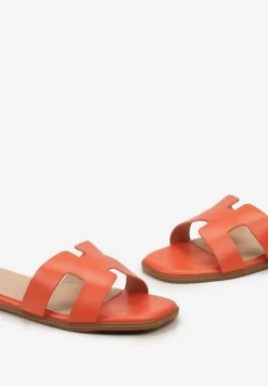 Pomarańczowe Klapki z Imitacji Skóry z Ozdobnymi Wycięciami i Kwadratowym Noskiem Rosila
