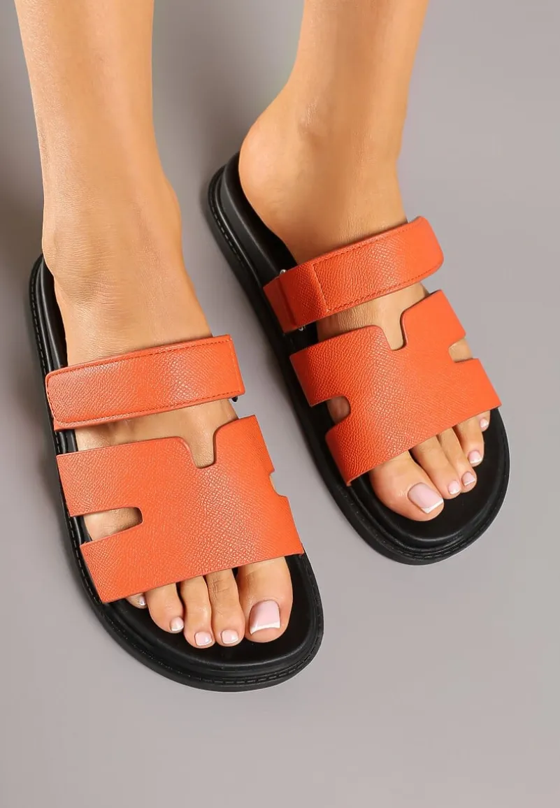 Pomarańczowe Piankowe Klapki z Ozdobnymi Wycięciami Arrisae