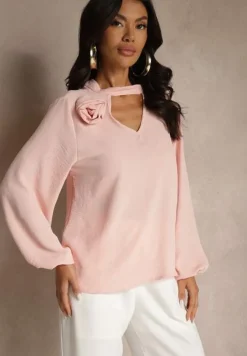 Różowa Bluzka z Ozdobnym Kwiatem Tolna