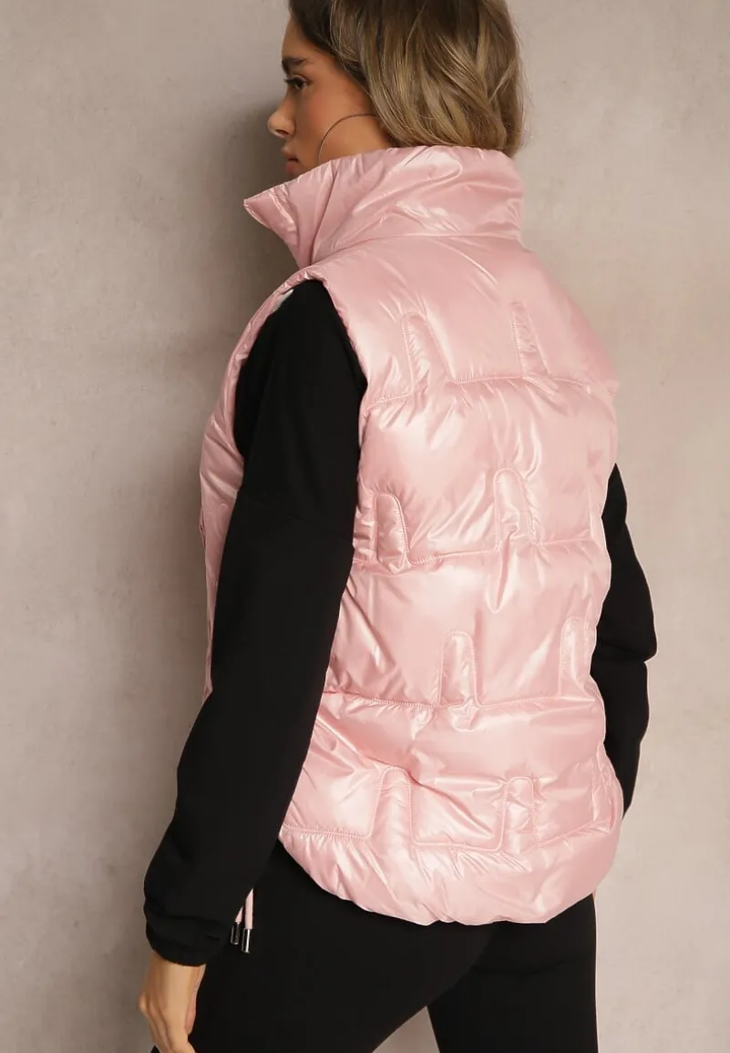 Różowa Kamizelka Pikowana Ozdobiona Troczkami i Stójką Terinora