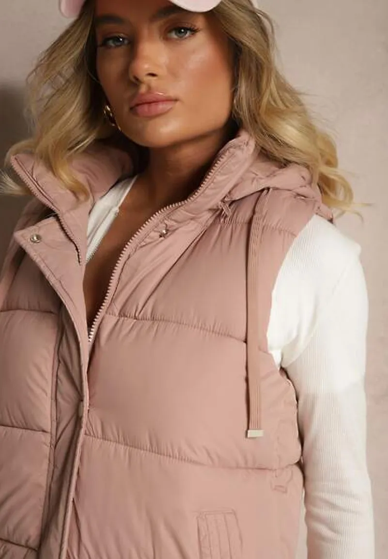 Różowa Kamizelka Pikowana z Kapturem Ozdobiona Sznurkami Eleandra