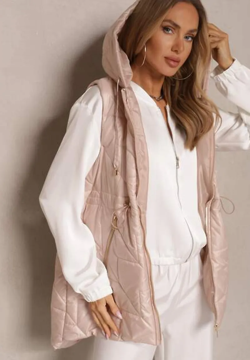 Różowa Kamizelka z Lekkim Pikowaniem i Kapturem Nieodpinanym Lisarivia