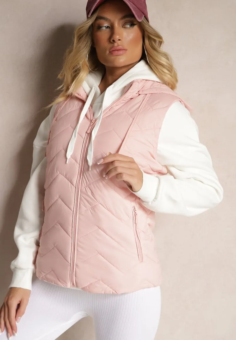 Różowa Kamizelka z Odpinanym Kapturem Ozdobiona Pikowanym Wzorem Saritha