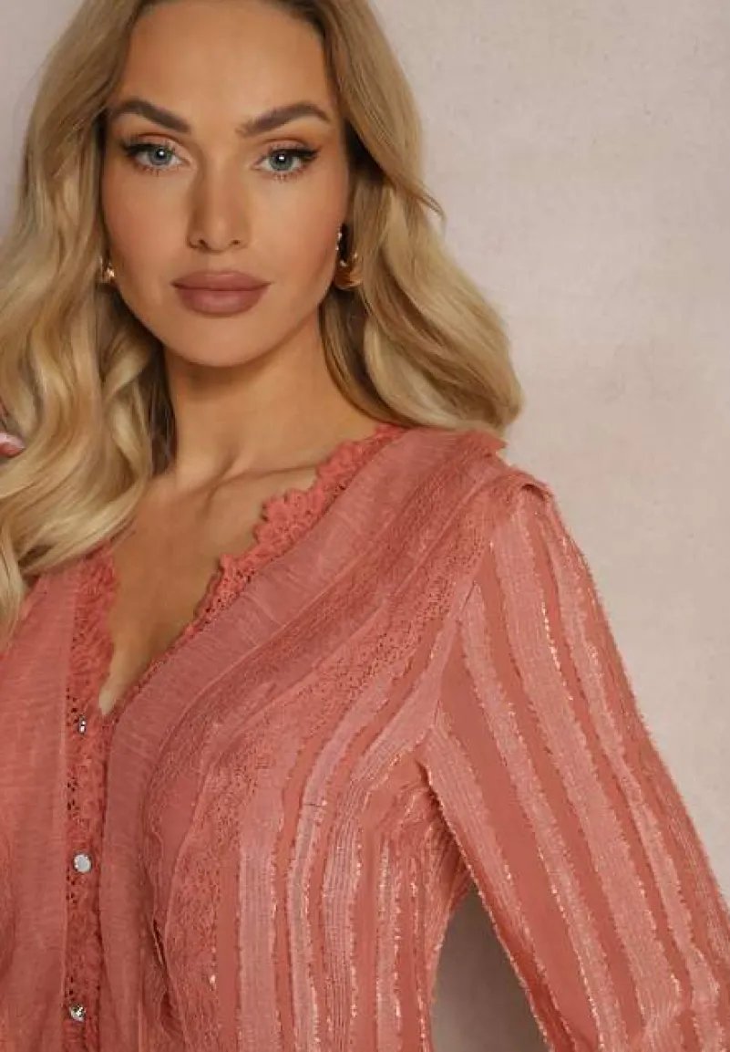 Różowa Koszula z Koronką Falbankami i Perłowymi Guzikami Wildberg