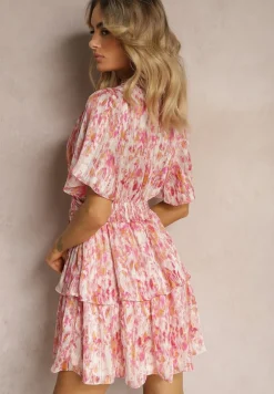 Różowa Krótka Sukienka o Rozkloszowanym Fasonie z Falbanką i Marszczeniami Ellajo